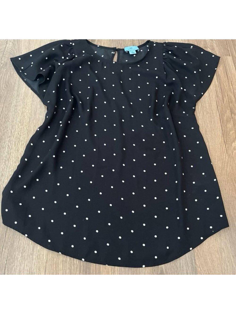 CeCe Short Sleeve Blouse Shirt Top Black White Polka Dot Womens Size M